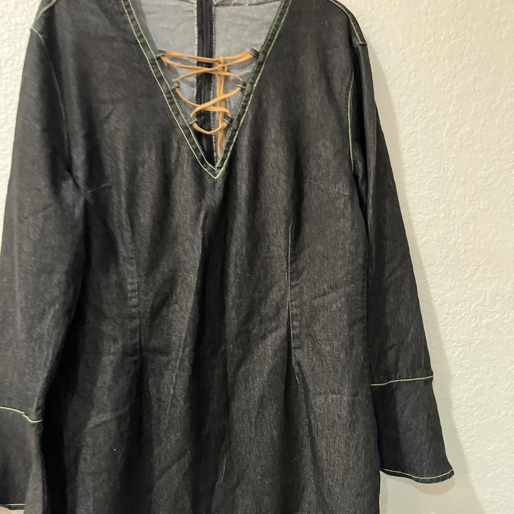 Demi dress with bell sleeves Size M